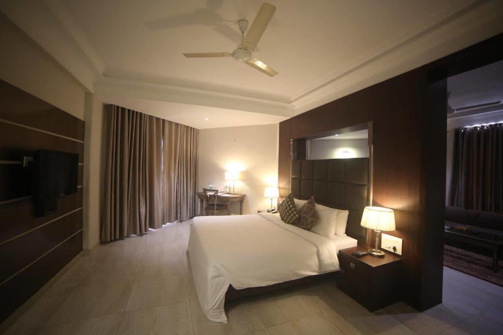The Amayaa Varanasi Exterior photo